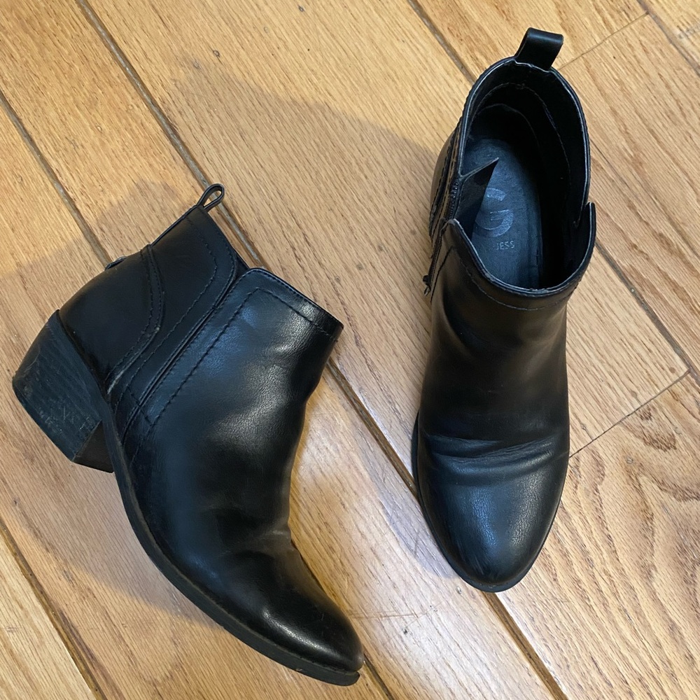 Black boots by Guess